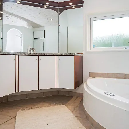 8 Person Holiday In * Эбельтофт